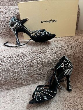 Ballroom shoes by Dan(c)in